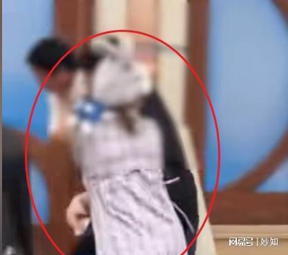 者爆细节原因披露警方通报来了上海迪士尼情侣打架后续：目击(图10)